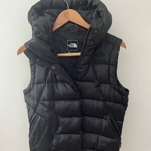 🚫Sold🚫 The North Face Hooded Black Puffer Vest
